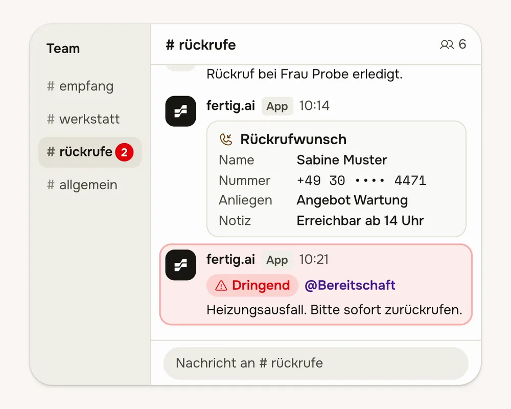 Ein Rückrufwunsch erscheint mit Name, Nummer und Anliegen im Kanal des Teams